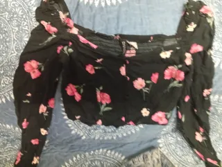 Conjunto Top Flores y Vaqueros Lavados