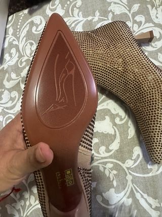 Botas de tacón con pedrería