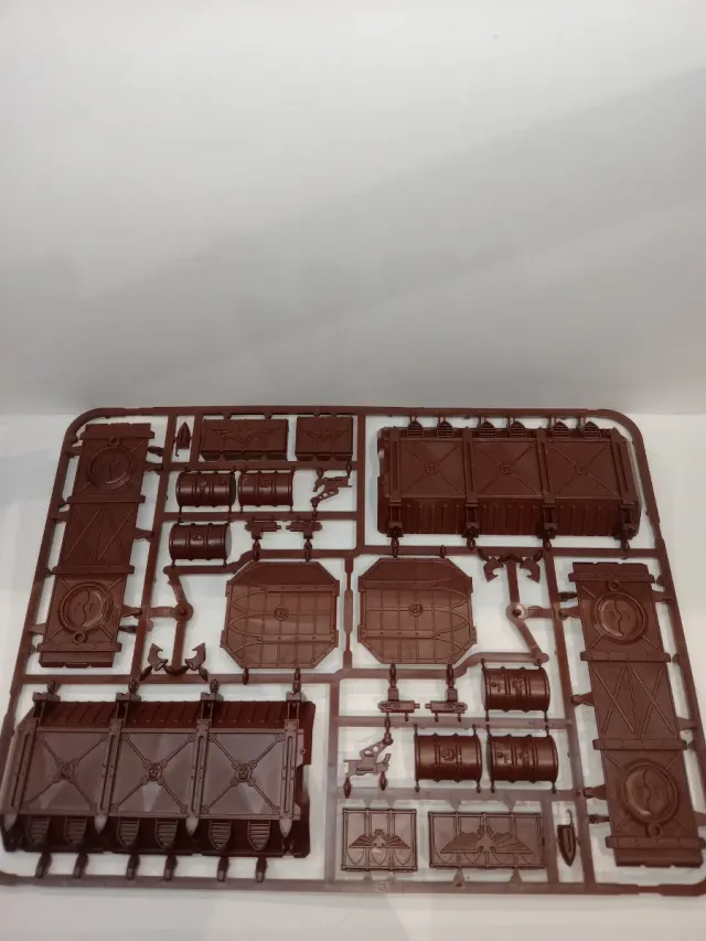 Escenografía imperium, contenedor, barriles y caj