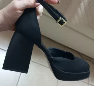 Sandali Primadonna neri con tacco