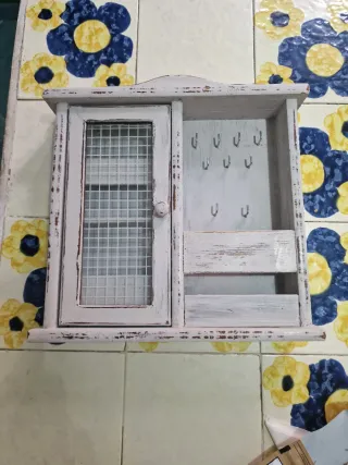 Portachiavi e portalettere shabby