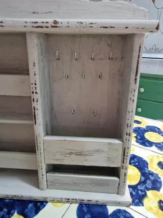 Portachiavi e portalettere shabby