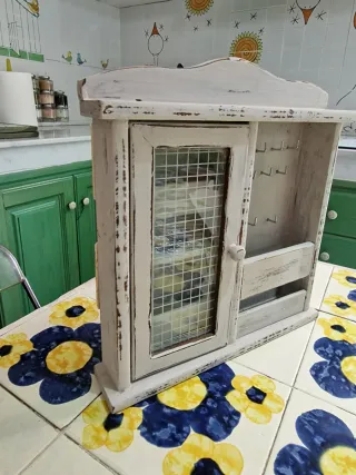 Portachiavi e portalettere shabby