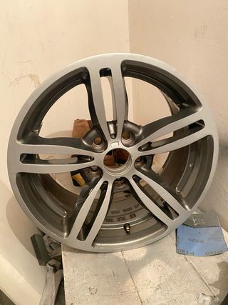Llantas 17” M6 con neumáticos nuevos