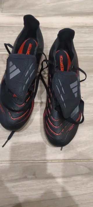 Adidas Predator Multisuperficie Negro/Rojo