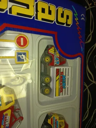 COLECCION CAMIONES MINI METAL RICO