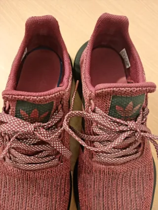 Adidas Swift Run burdeos talla 40 2/3