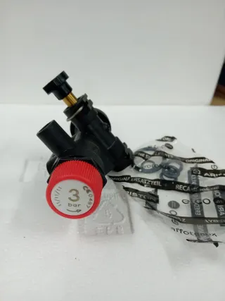 Válvula seguridad y llenado caldera