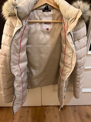 Abrigo plumífero Tommy Hilfiger beige