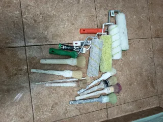 PALETA PARA ALISAR. BROCHAS Y RODILLOS DE PINTOR