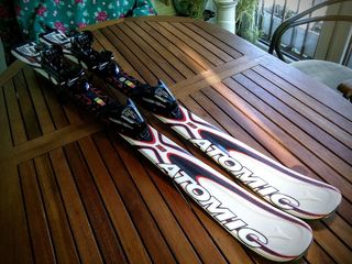 SNOWBLADES 120cm. ESQUIS CORTOS. BIG FOOT.