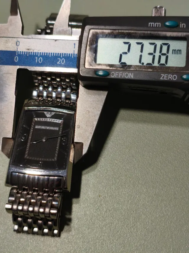 Reloj Emporio Armani Rectangular Negro/Plata