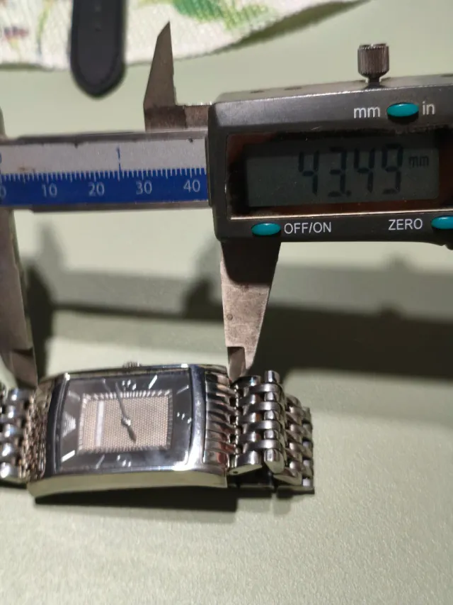 Reloj Emporio Armani Rectangular Negro/Plata