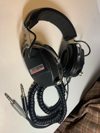 Auriculares Koss Vintage Negros y Plateados