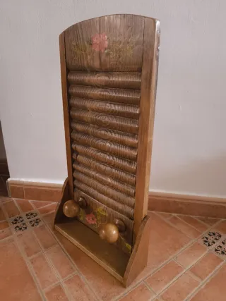 Perchero tabla de lavar antigua