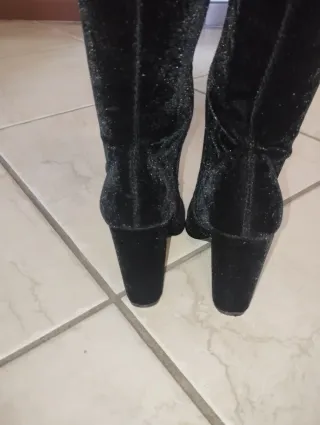 Stivali donna in velluto. Usati pochissimo