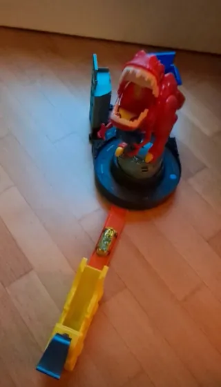 Pista Hot Wheels T-Rex Rampage