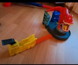Pista Hot Wheels T-Rex Rampage