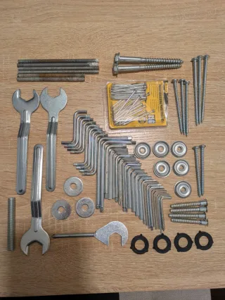 Herramientas y tornillería variada