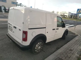 Ford E-Tourneo Courier 2012