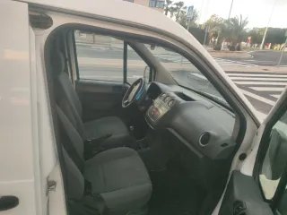 Ford E-Tourneo Courier 2012