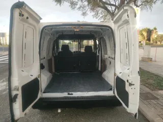 Ford E-Tourneo Courier 2012