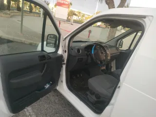 Ford E-Tourneo Courier 2012