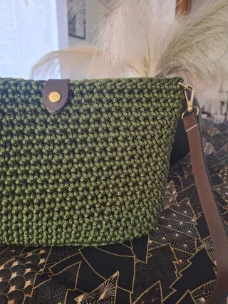 Borsa uncinetto verde con tracolla