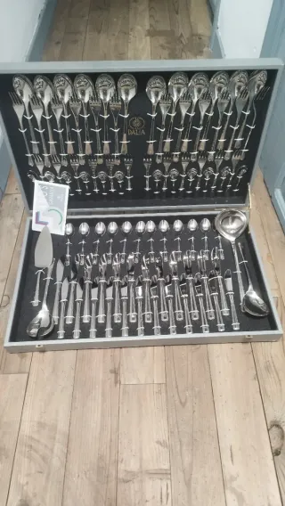 Juego de cubertería Dalia 72 piezas