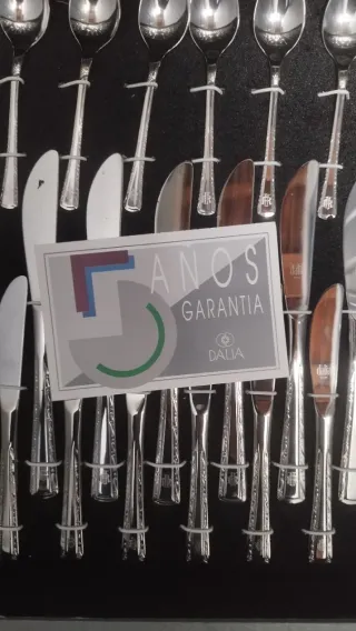 Juego de cubertería Dalia 72 piezas