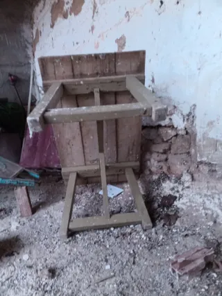 Mesa de madera antigua