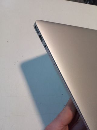 MacBook Air 13 Early i5 4GB RAM 128GB SSD