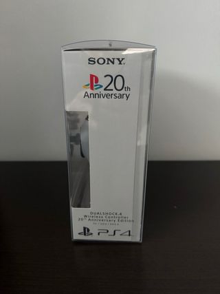 PS4 500GB + Dualshock 20th Anniversary Edition