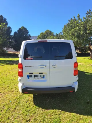 Opel Vivaro 2022  9 plazas XXL