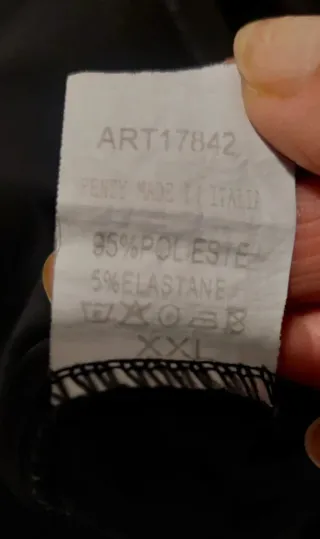 Blusa lunga nera con maniche a campana