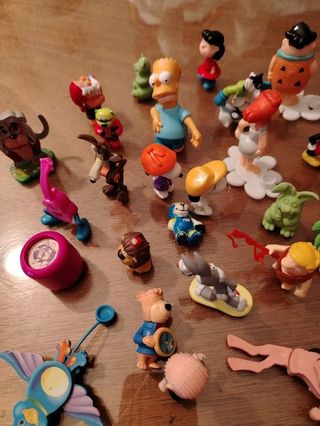 Lotto 37 Sorpresine Kinder e Altre