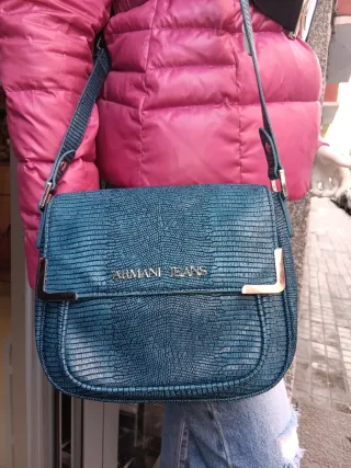 Chaqueta azul morada acolchada