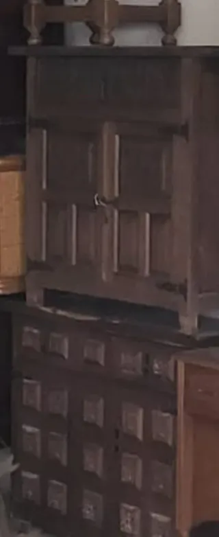 Mueble antiguo de madera