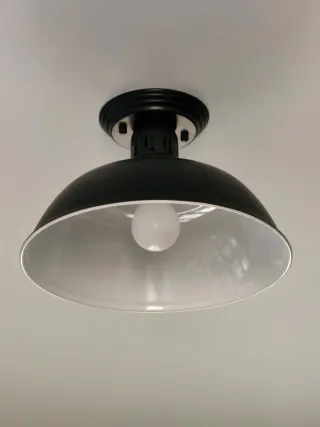 Lámpara de techo industrial metal negra. 1 mes uso