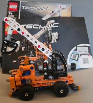 LEGO Technic 42088 - Carrozza