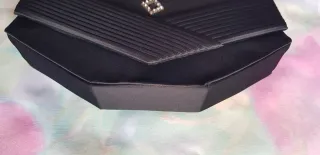 Bolso de fiesta negro con pedrería