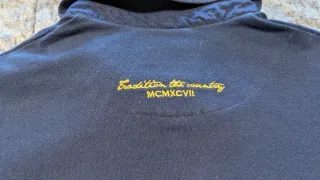 Polo Kilarny manga larga