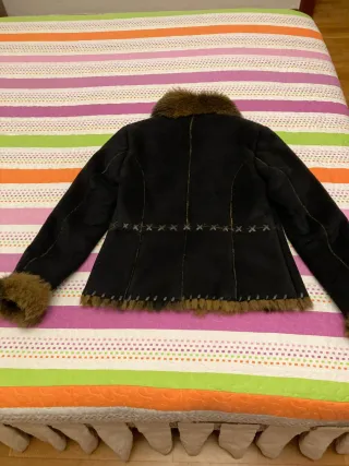 Cazadora negra con pelo talla 38