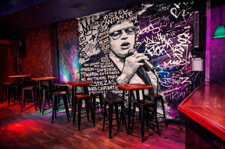 PINTOR GRAFITI CIERRE FACHADA COMERCIAL DECORADOR