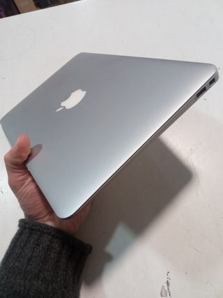 MacBook Air 11 i5 4GB RAM