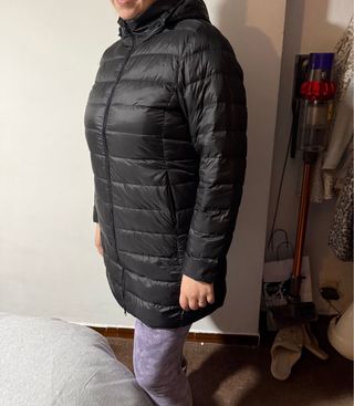Chaqueta plumífero negra extraligera