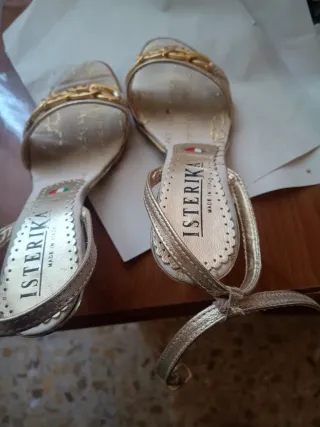 Sandali Isterika Oro Usati Poco
