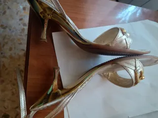 Sandali Isterika Oro Usati Poco