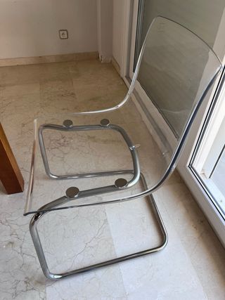 Sillas transparentes de diseño