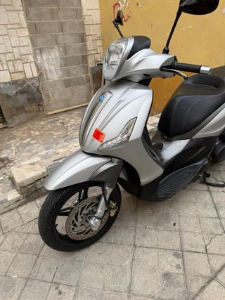 Piaggio Beverly 350 S Maxi Scooter 4.000€